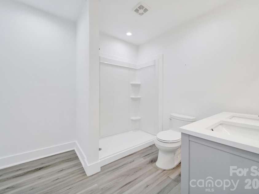 58 Ridgeport Road, Clover, SC 29710.  MLS# CAR4376847, YatesRealty ID 18405. Primary Bathroom