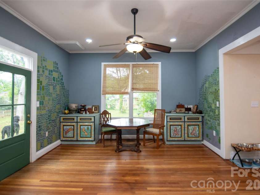 600 Warren Street, Shelby, NC 28150.  MLS# CAR4377606, YatesRealty ID 18406. 