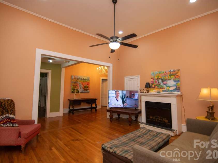 600 Warren Street, Shelby, NC 28150.  MLS# CAR4377606, YatesRealty ID 18406. 