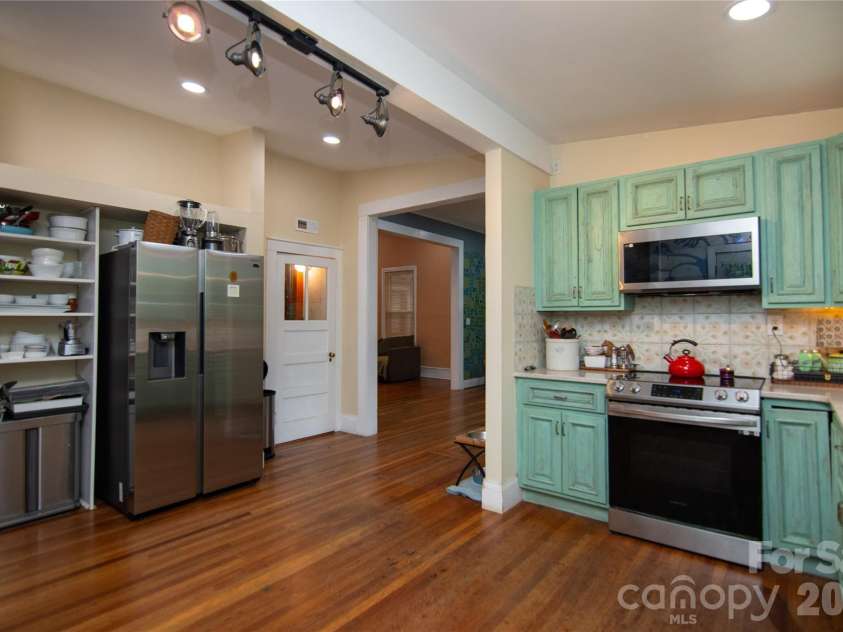 600 Warren Street, Shelby, NC 28150.  MLS# CAR4377606, YatesRealty ID 18406. 