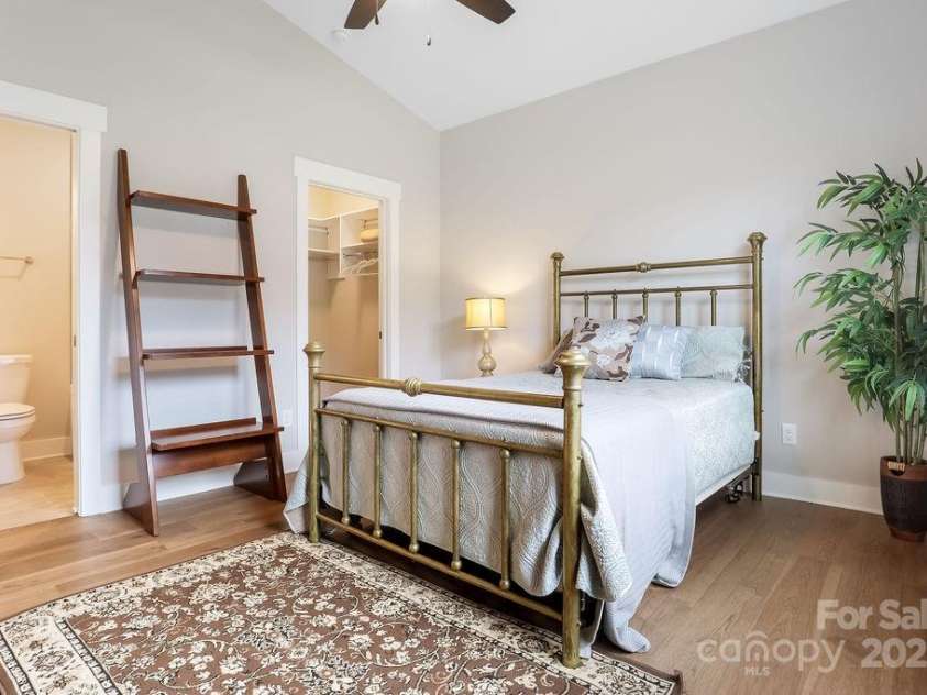 21 Craftsman Overlook Ridge, Arden, NC 28704.  MLS# CAR4007643, YatesRealty ID 18407. 