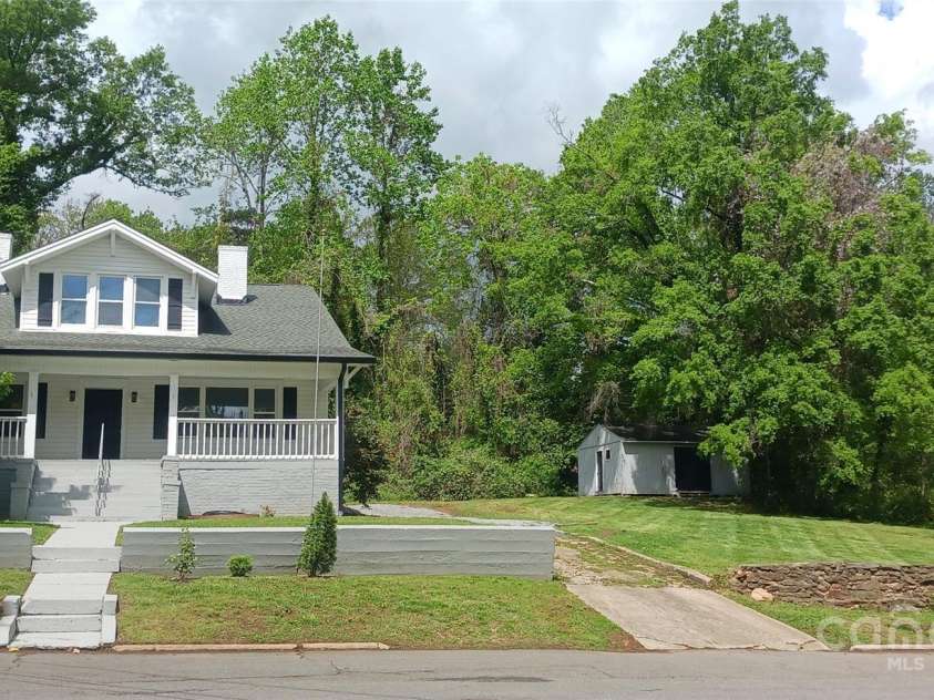 105 Inman Avenue, Bessemer City, NC 28016.  MLS# CAR4219453, YatesRealty ID 18408. 