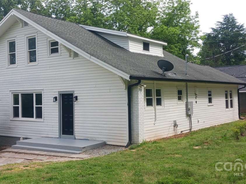 105 Inman Avenue, Bessemer City, NC 28016.  MLS# CAR4219453, YatesRealty ID 18408. 