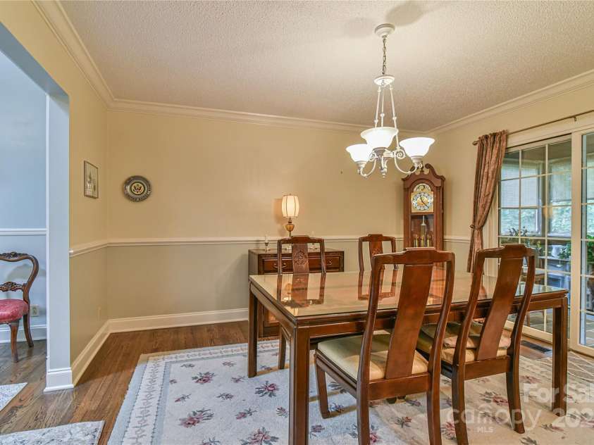 145 Fox Glen Drive, Arden, NC 28704.  MLS# CAR4134713, YatesRealty ID 18409. 