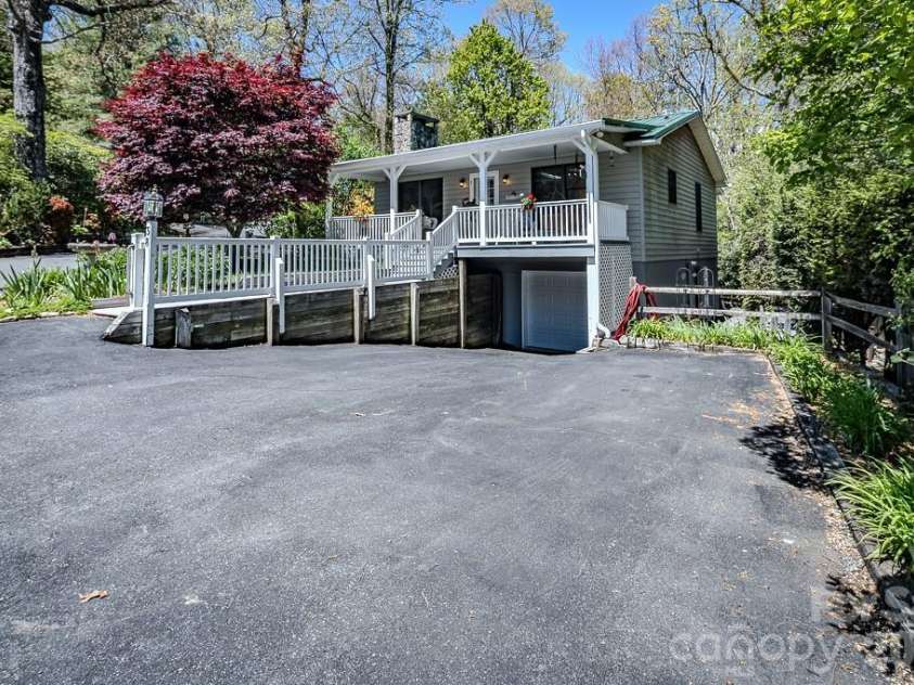 38 Rocky Meadows Road, Newland, NC 28657.  MLS# CAR4377593, YatesRealty ID 18409. 
