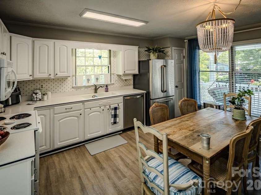 38 Rocky Meadows Road, Newland, NC 28657.  MLS# CAR4377593, YatesRealty ID 18409. 