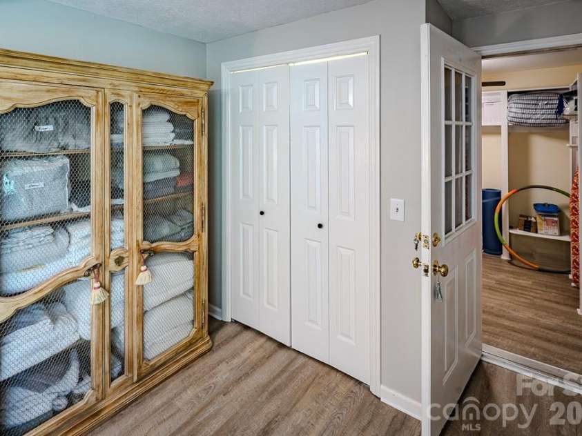 38 Rocky Meadows Road, Newland, NC 28657.  MLS# CAR4377593, YatesRealty ID 18409. 