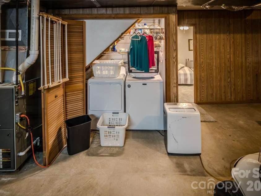 38 Rocky Meadows Road, Newland, NC 28657.  MLS# CAR4377593, YatesRealty ID 18409. 