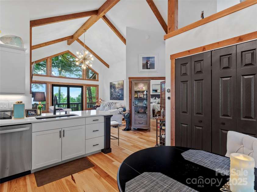 135 Club House Drive, Burnsville, NC 28714.  MLS# CAR4301647, YatesRealty ID 1841. 