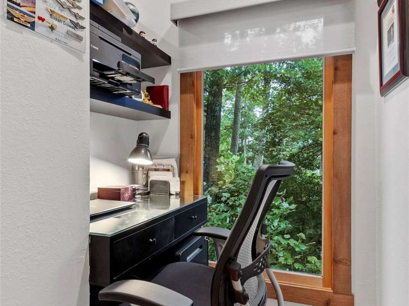 135 Club House Drive, Burnsville, NC 28714.  MLS# CAR4301647, YatesRealty ID 1841. 