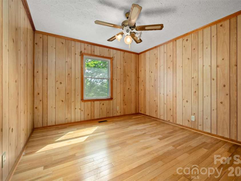 184 Clelo Drive, Casar, NC 28020.  MLS# CAR4375194, YatesRealty ID 18410. Bedroom