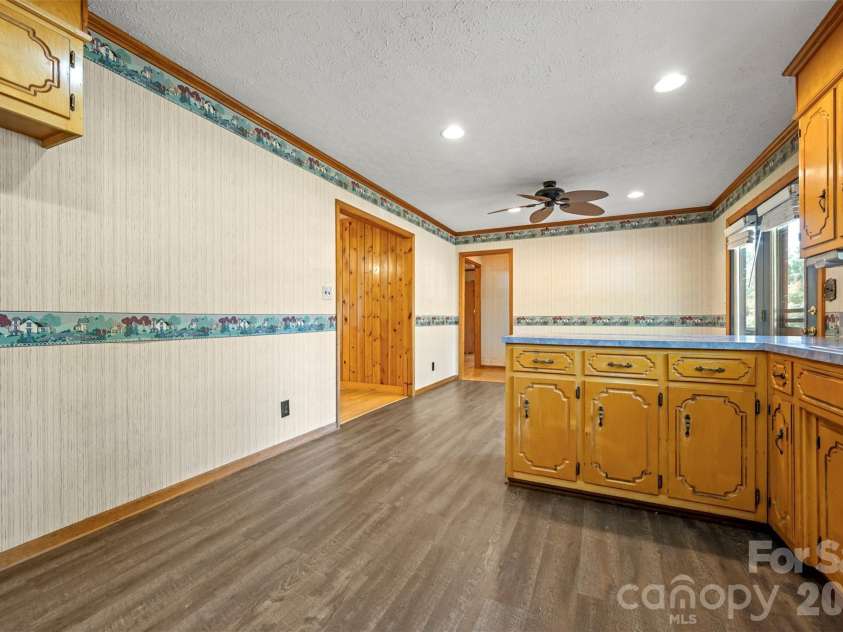184 Clelo Drive, Casar, NC 28020.  MLS# CAR4375194, YatesRealty ID 18410. Dining Area