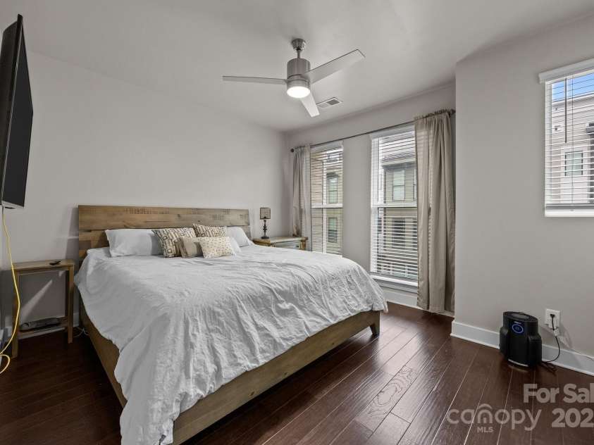 336 Uptown West Drive, Charlotte, NC 28208.  MLS# CAR4260698, YatesRealty ID 18410. 