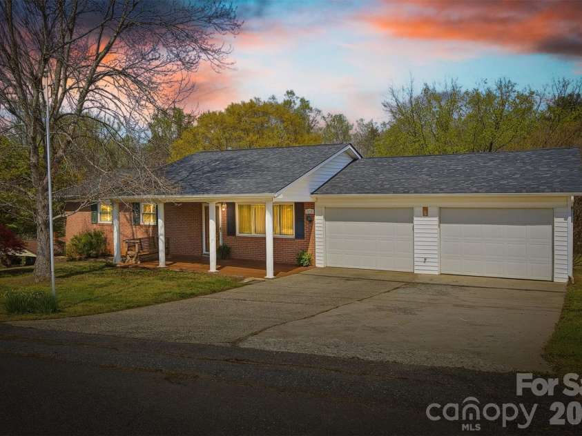 2174 Chester Avenue, Morganton, NC 28655.  MLS# CAR4377623, YatesRealty ID 18411. 