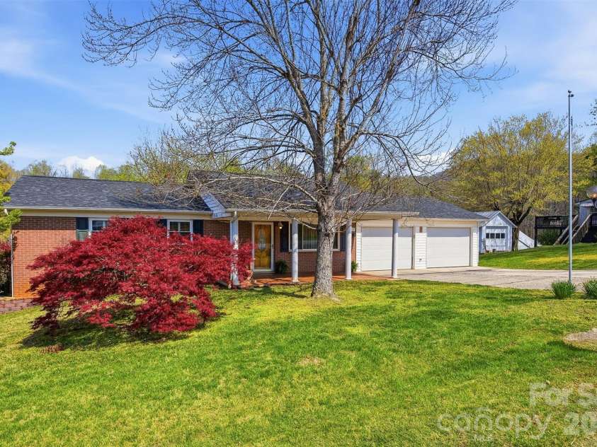 2174 Chester Avenue, Morganton, NC 28655.  MLS# CAR4377623, YatesRealty ID 18411. 