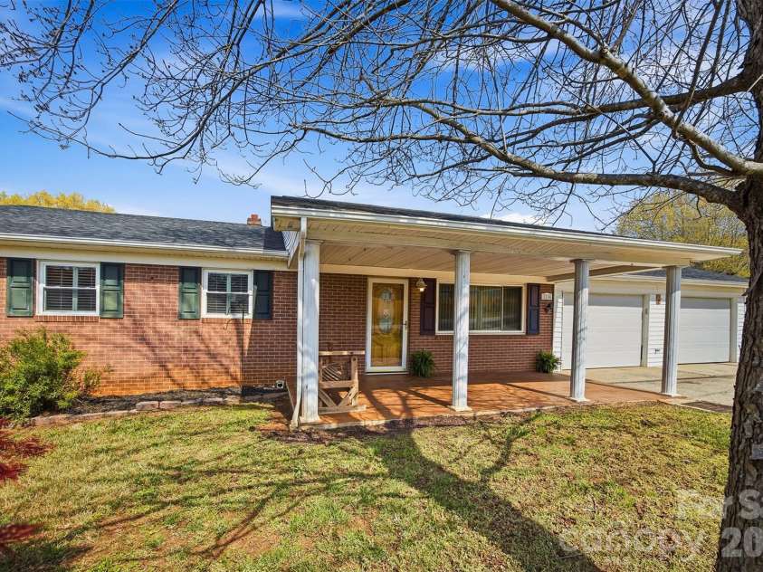 2174 Chester Avenue, Morganton, NC 28655.  MLS# CAR4377623, YatesRealty ID 18411. 