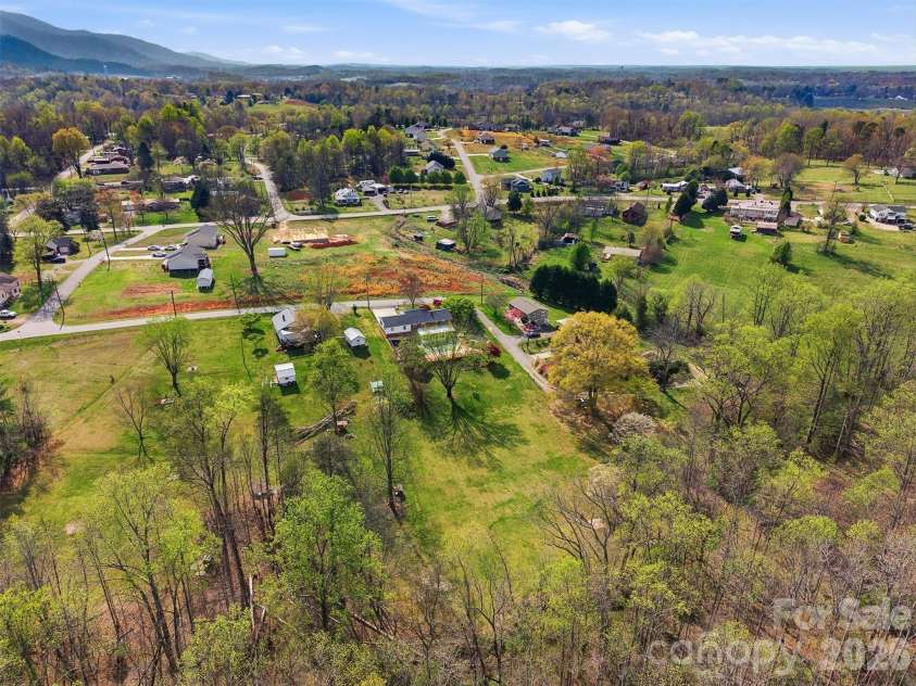 2174 Chester Avenue, Morganton, NC 28655.  MLS# CAR4377623, YatesRealty ID 18411. 