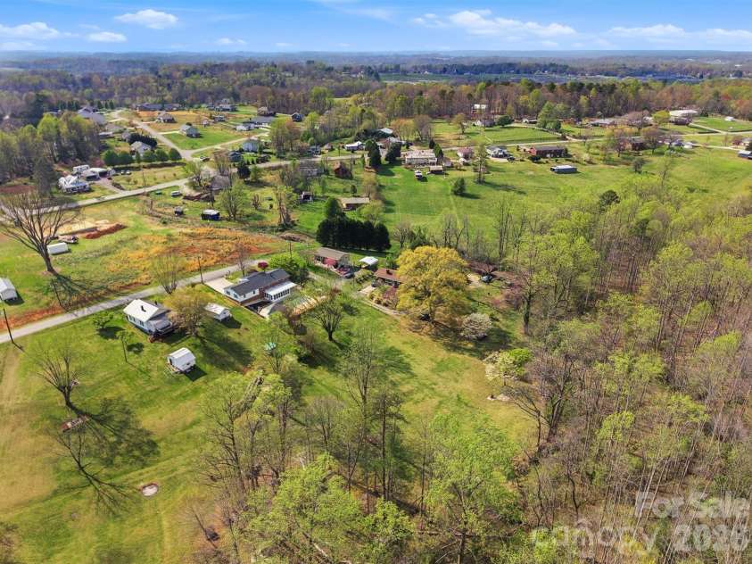 2174 Chester Avenue, Morganton, NC 28655.  MLS# CAR4377623, YatesRealty ID 18411. 
