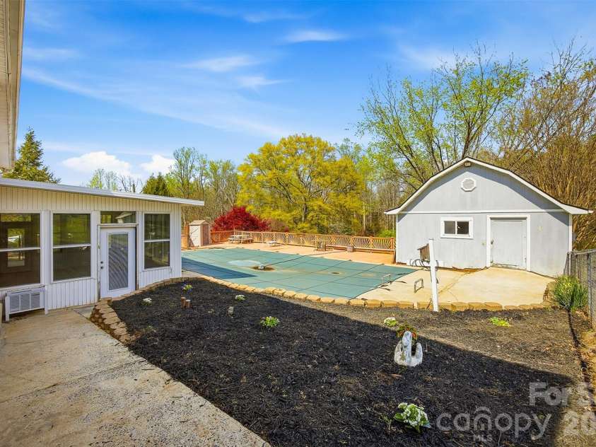 2174 Chester Avenue, Morganton, NC 28655.  MLS# CAR4377623, YatesRealty ID 18411. 