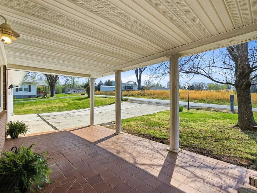 2174 Chester Avenue, Morganton, NC 28655.  MLS# CAR4377623, YatesRealty ID 18411. 