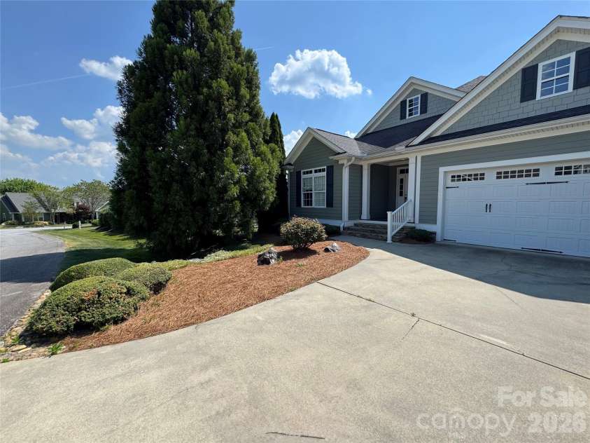 25 Copper Court, Hendersonville, NC 28792.  MLS# CAR4377349, YatesRealty ID 18412. 