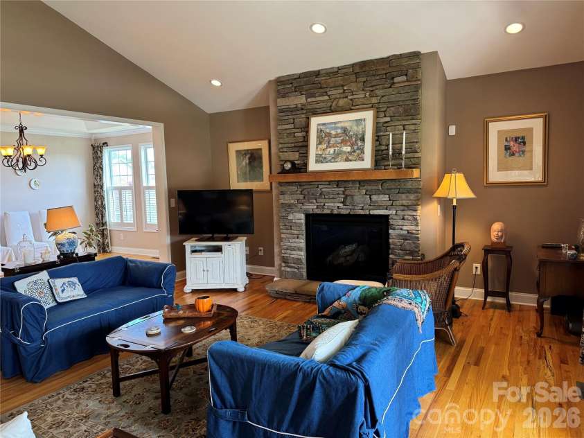 25 Copper Court, Hendersonville, NC 28792.  MLS# CAR4377349, YatesRealty ID 18412. 