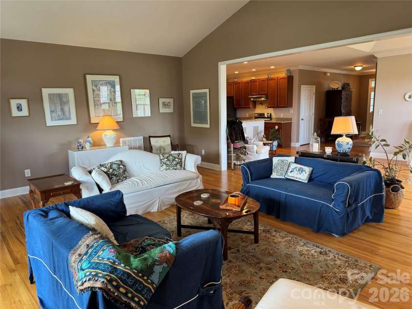 25 Copper Court, Hendersonville, NC 28792.  MLS# CAR4377349, YatesRealty ID 18412. 