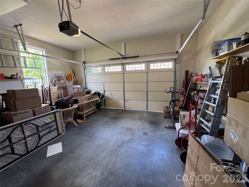 25 Copper Court, Hendersonville, NC 28792.  MLS# CAR4377349, YatesRealty ID 18412. 