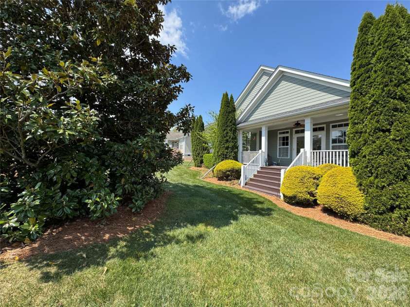 25 Copper Court, Hendersonville, NC 28792.  MLS# CAR4377349, YatesRealty ID 18412. 
