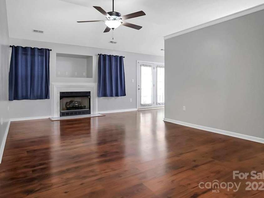 2467 Hawk Ridge Drive, Gastonia, NC 28056.  MLS# CAR4268435, YatesRealty ID 18414. 
