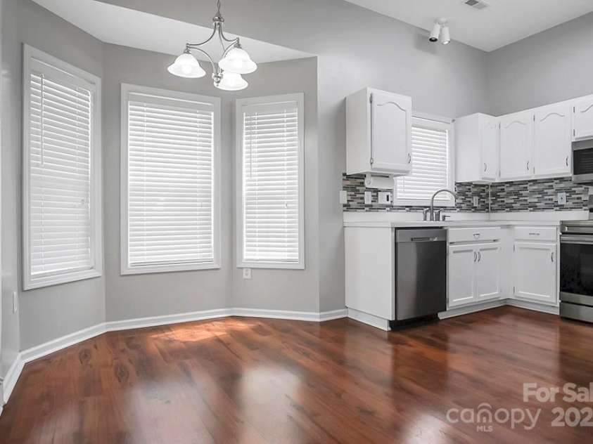 2467 Hawk Ridge Drive, Gastonia, NC 28056.  MLS# CAR4268435, YatesRealty ID 18414. 