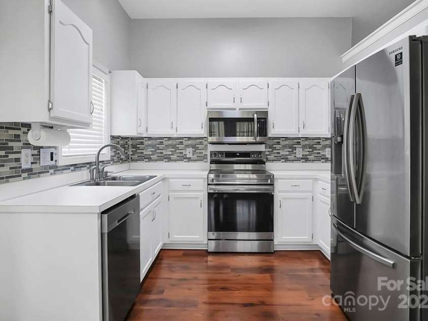 2467 Hawk Ridge Drive, Gastonia, NC 28056.  MLS# CAR4268435, YatesRealty ID 18414. 