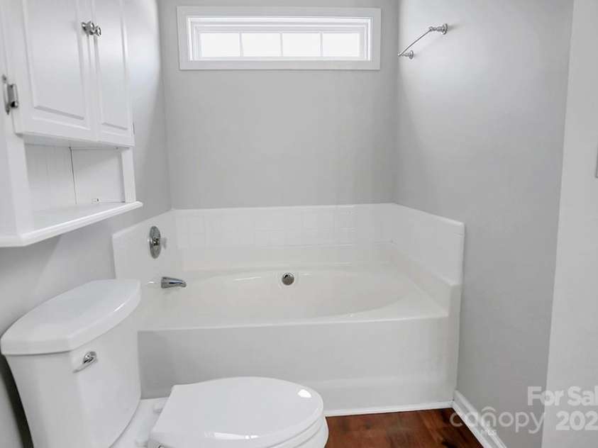 2467 Hawk Ridge Drive, Gastonia, NC 28056.  MLS# CAR4268435, YatesRealty ID 18414. 
