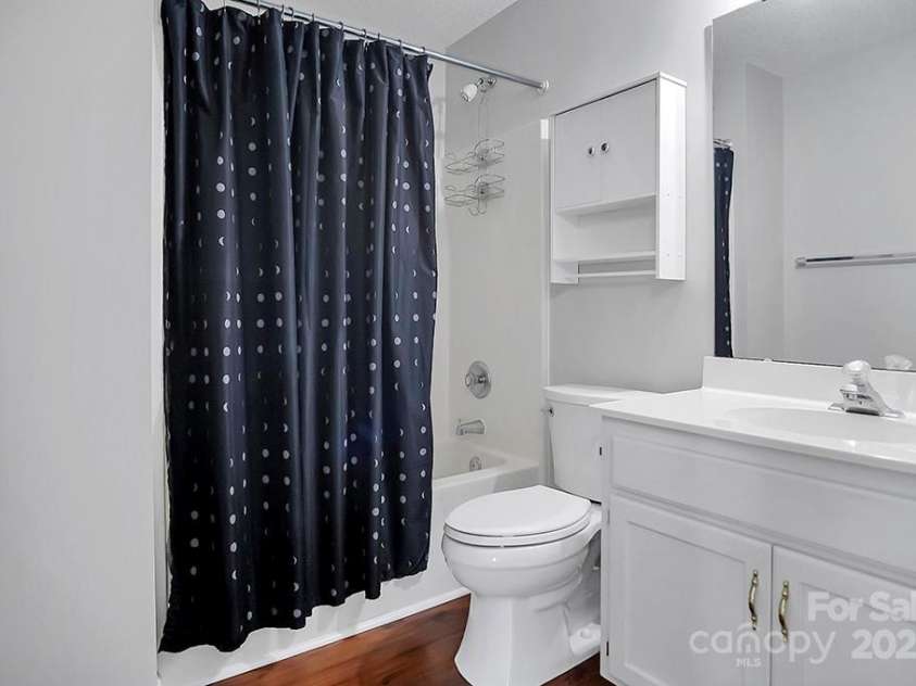 2467 Hawk Ridge Drive, Gastonia, NC 28056.  MLS# CAR4268435, YatesRealty ID 18414. 