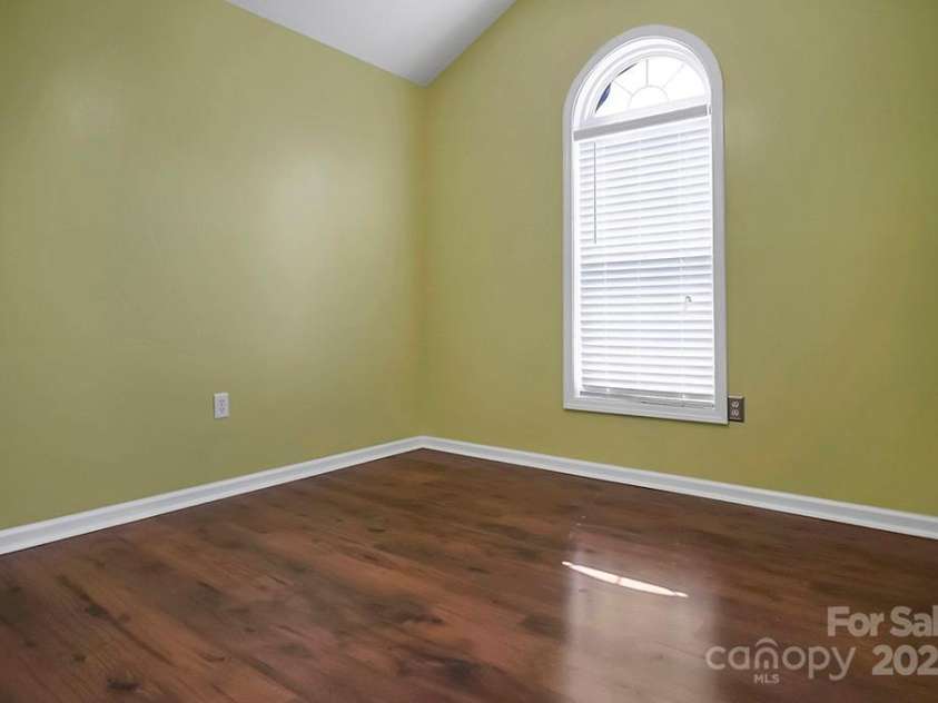 2467 Hawk Ridge Drive, Gastonia, NC 28056.  MLS# CAR4268435, YatesRealty ID 18414. 