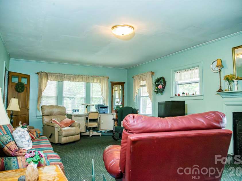 200 Main Street, Candor, NC 27229.  MLS# CAR4377488, YatesRealty ID 18415. 