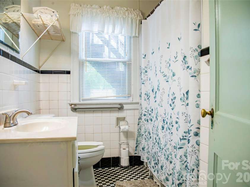 200 Main Street, Candor, NC 27229.  MLS# CAR4377488, YatesRealty ID 18415. 