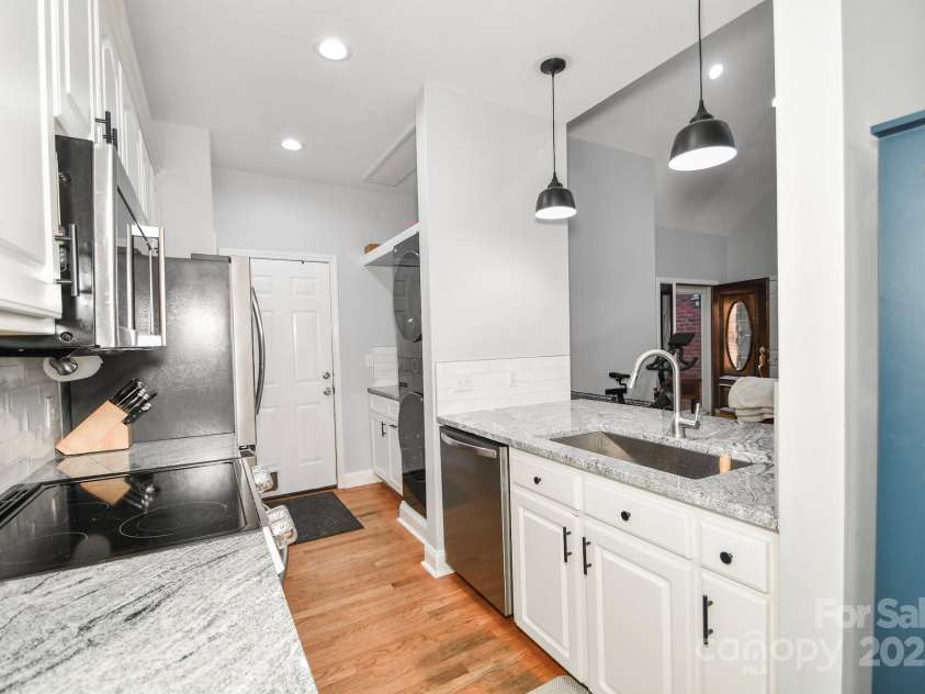 7328 Providence Road, Waxhaw, NC 28173.  MLS# CAR4257033, YatesRealty ID 18415. 