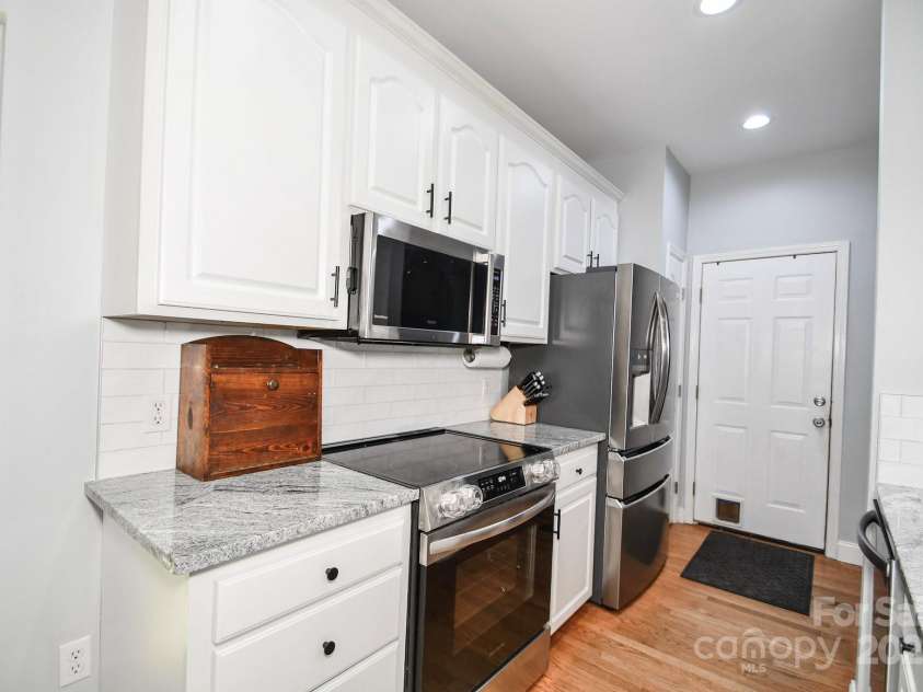 7328 Providence Road, Waxhaw, NC 28173.  MLS# CAR4257033, YatesRealty ID 18415. 