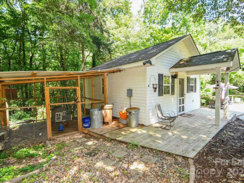7328 Providence Road, Waxhaw, NC 28173.  MLS# CAR4257033, YatesRealty ID 18415. 