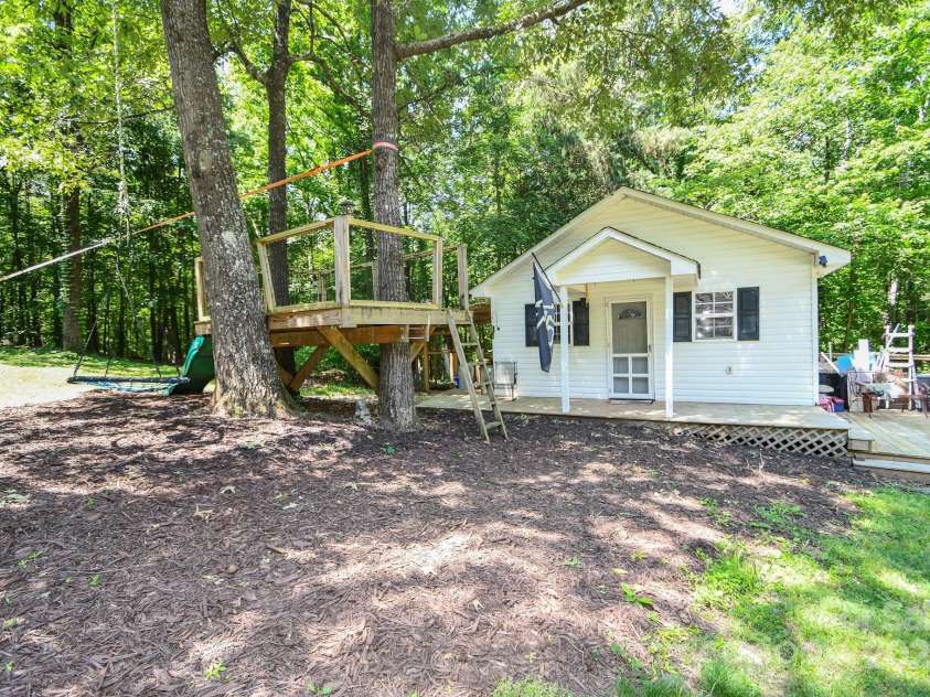 7328 Providence Road, Waxhaw, NC 28173.  MLS# CAR4257033, YatesRealty ID 18415. 