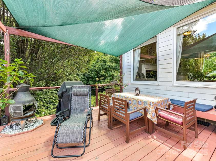 2325 Perry Road, Denver, NC 28037.  MLS# CAR4263000, YatesRealty ID 18416. 