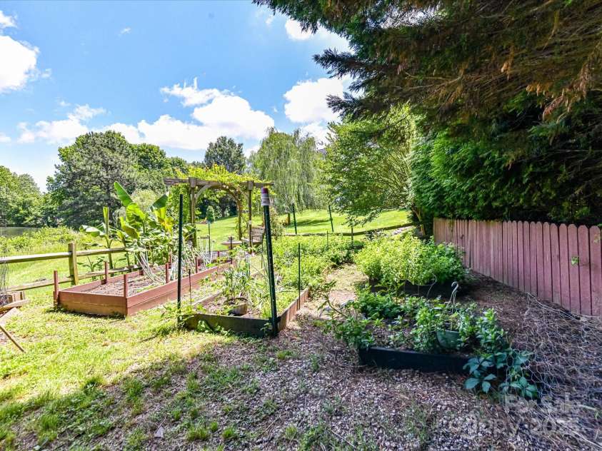 2325 Perry Road, Denver, NC 28037.  MLS# CAR4263000, YatesRealty ID 18416. 