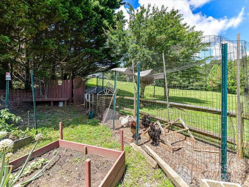 2325 Perry Road, Denver, NC 28037.  MLS# CAR4327085, YatesRealty ID 18416. 