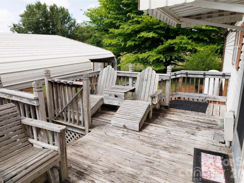 318 Tuckers Grove Road, Statesville, NC 28625.  MLS# CAR4377741, YatesRealty ID 18416. Deck built for entertaining