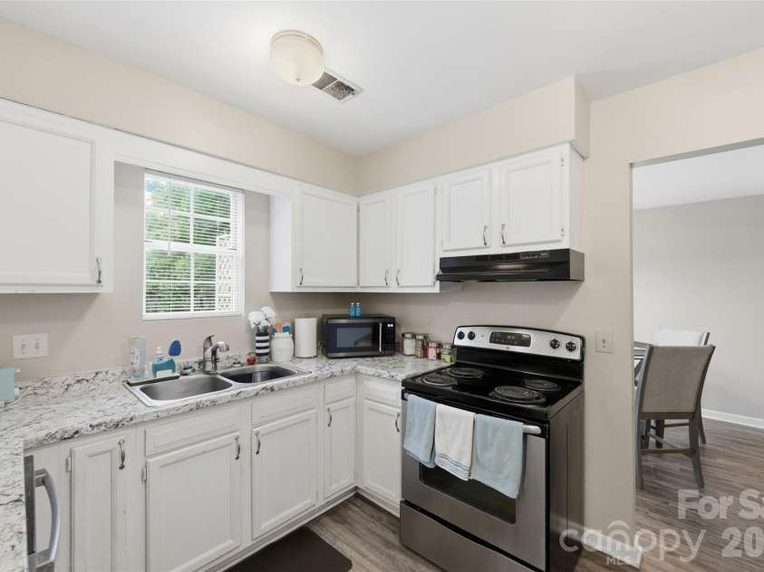 1158 Cloister Place, Columbia, SC 29210.  MLS# CAR4377312, YatesRealty ID 18417. 