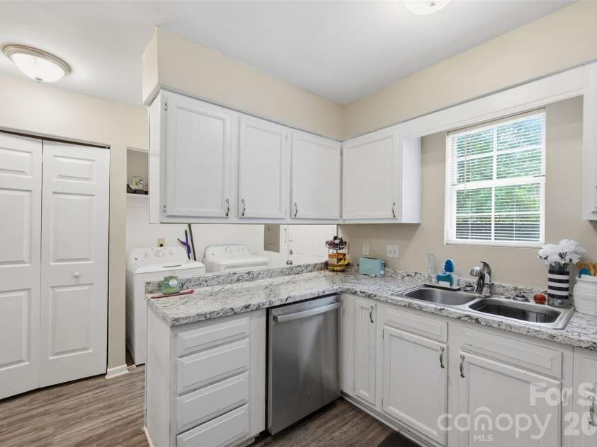 1158 Cloister Place, Columbia, SC 29210.  MLS# CAR4377312, YatesRealty ID 18417. 