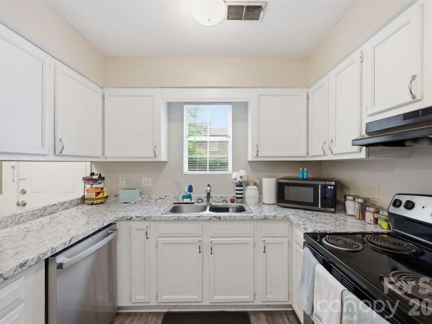 1158 Cloister Place, Columbia, SC 29210.  MLS# CAR4377312, YatesRealty ID 18417. 