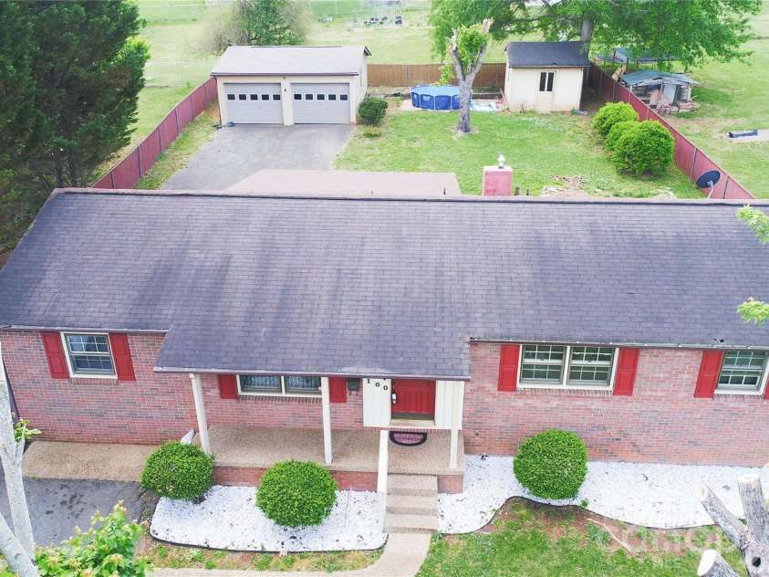100 Woodward Avenue, Morganton, NC 28655.  MLS# CAR4375619, YatesRealty ID 18418. 