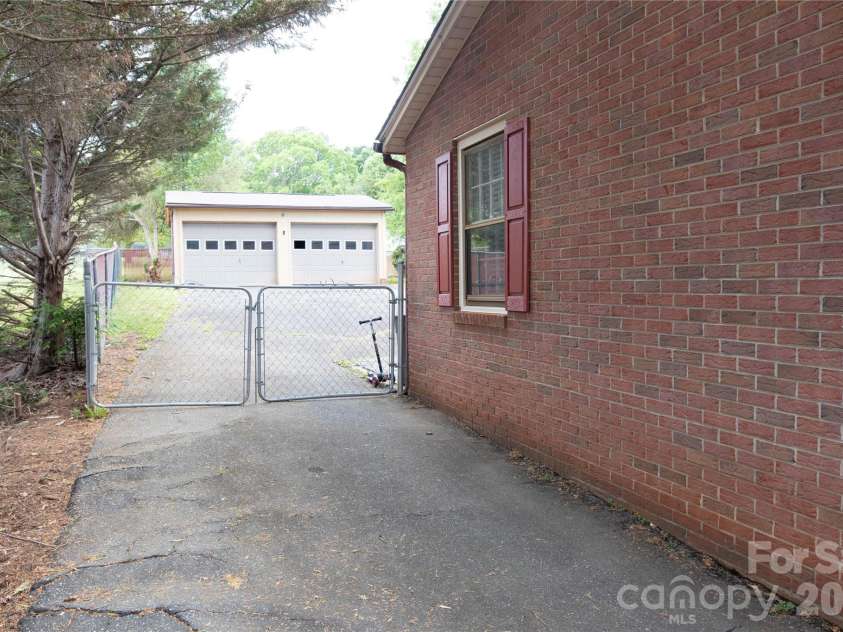 100 Woodward Avenue, Morganton, NC 28655.  MLS# CAR4375619, YatesRealty ID 18418. 